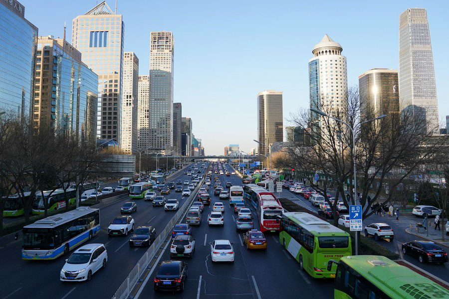 Pechino: picco di traffico mattutino nel primo giorno lavorativo 2023