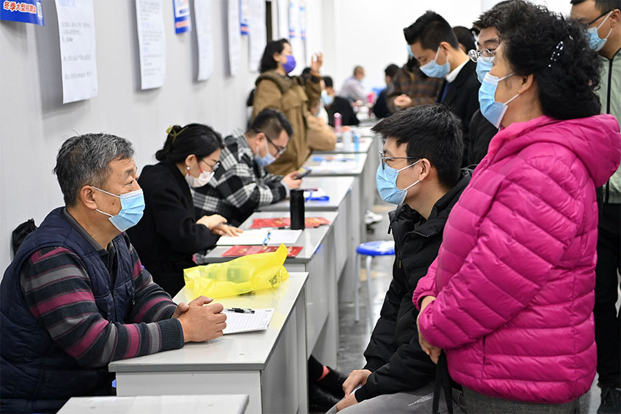 Cina: lanciata una campagna per aumentare l’occupazione tra i laureati