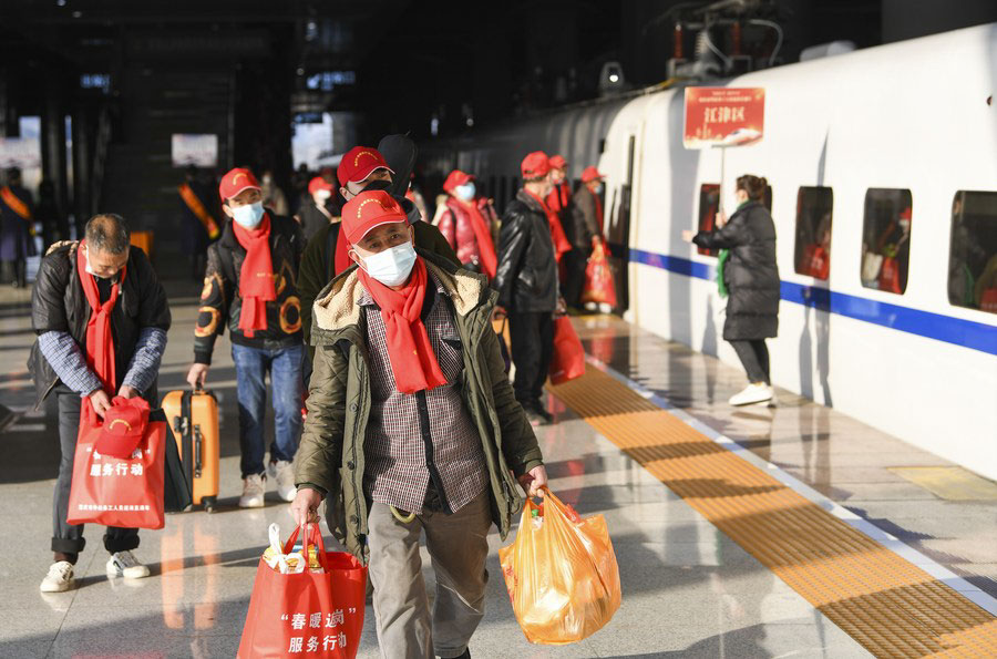 Cina: treno speciale per i lavoratori migranti parte da Chongqing