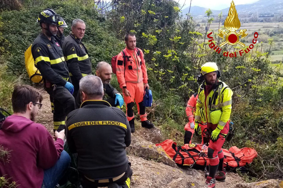 Paura a Posada: una 20enne precipita da una rupe del Castello della Fava durante un’arrampicata