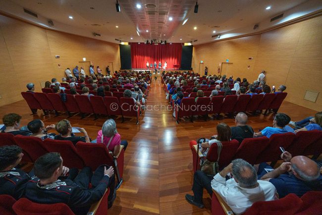 Nuoro, l'incontro con don Luigi Ciotti (foto S.Novellu)