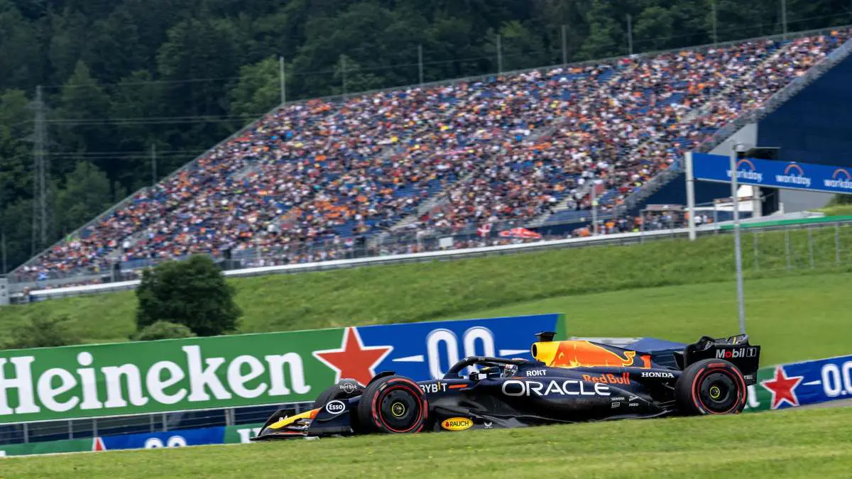 Verstappen vince Sprint Race in Austria, Sainz terzo