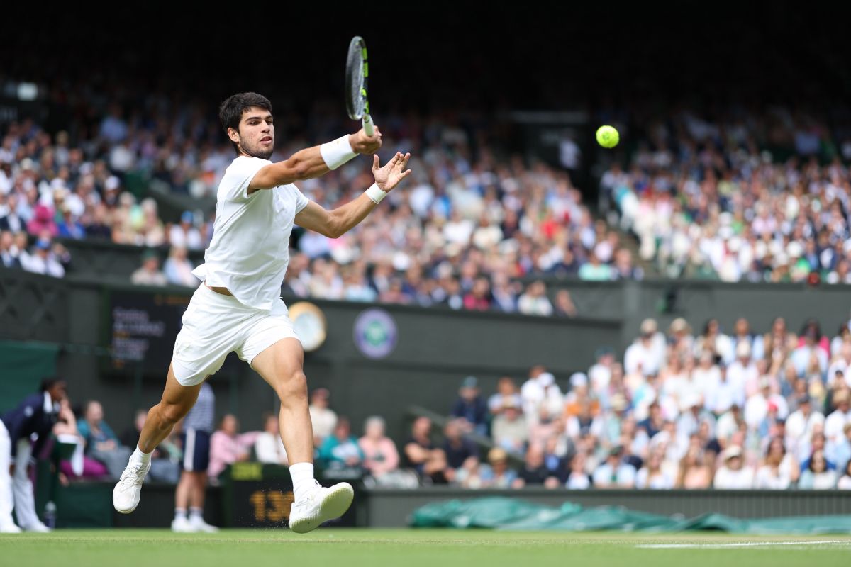 Alcaraz trionfa a Wimbledon, Djokovic ko in 5 set