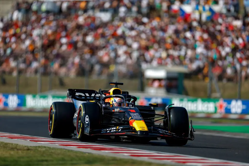 Verstappen vince anche in Ungheria, Ferrari lontane