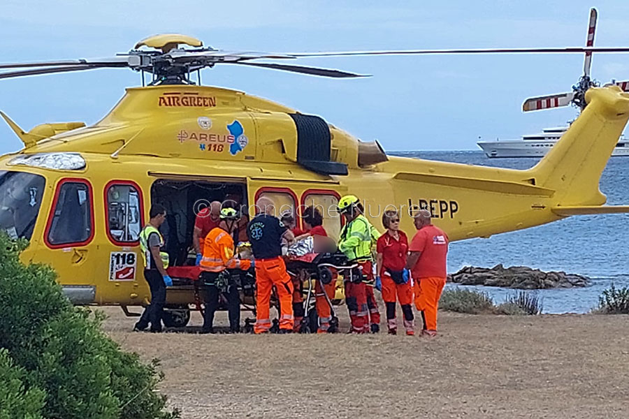 Tragedia sfiorata alla Caletta: l’elica del catamarano recide una gamba a un turista