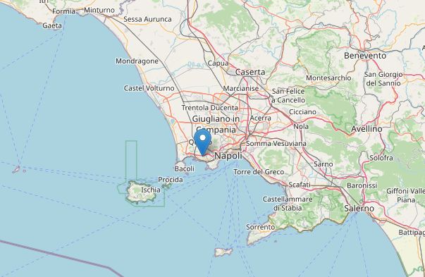 Terremoto di magnitudo 3.8 tra Napoli e Pozzuoli, gente in strada