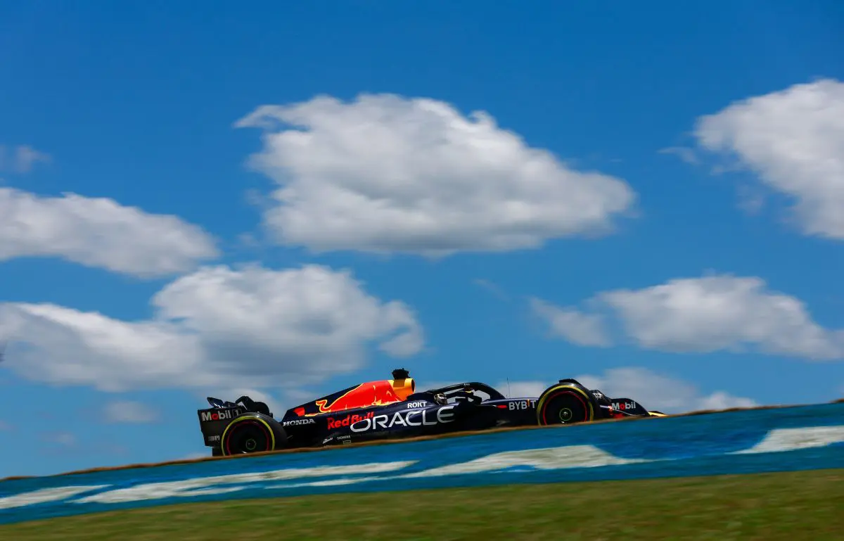 Verstappen vince anche la sprint in Brasile, Ferrari a punti