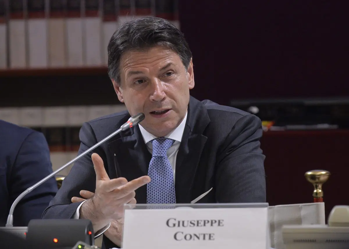 Manovra, Conte “Cancellare la norma che taglia le pensioni”