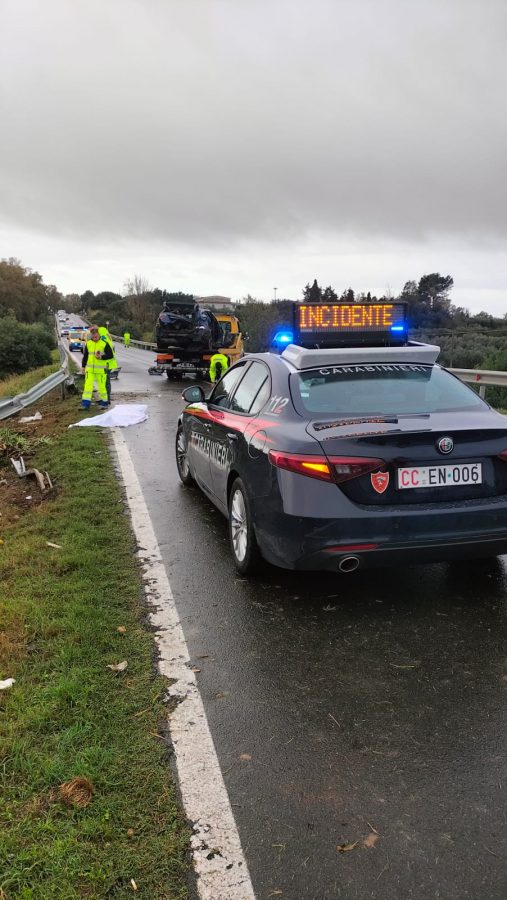 Si Costituisce Il Conducente Della BMW Che, Uscendo Di Strada, Ha ...