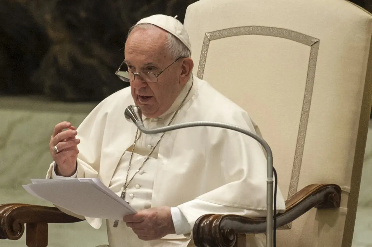 Papa “Chiediamo pace nelle terre ferite dalla guerra”