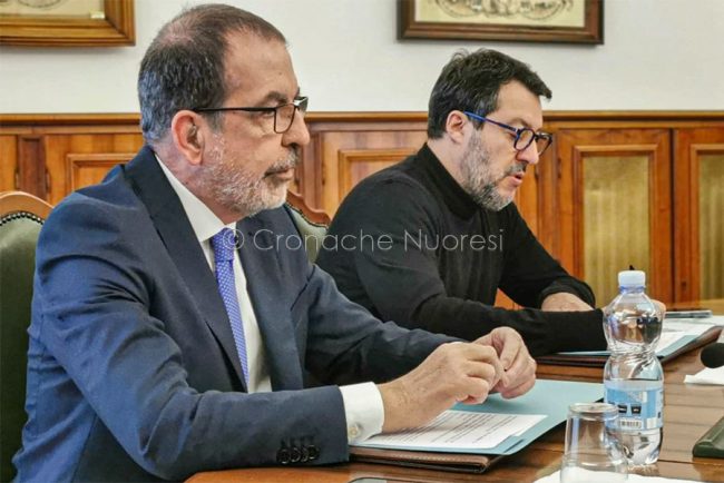 Il ministro Salvini col prefetto Dionisi a Nuoro (foto S.Meloni)