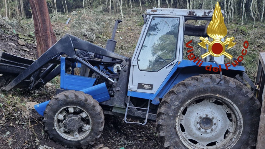 Tragedia nel Sassarese: 59enne muore schiacciato dal trattore