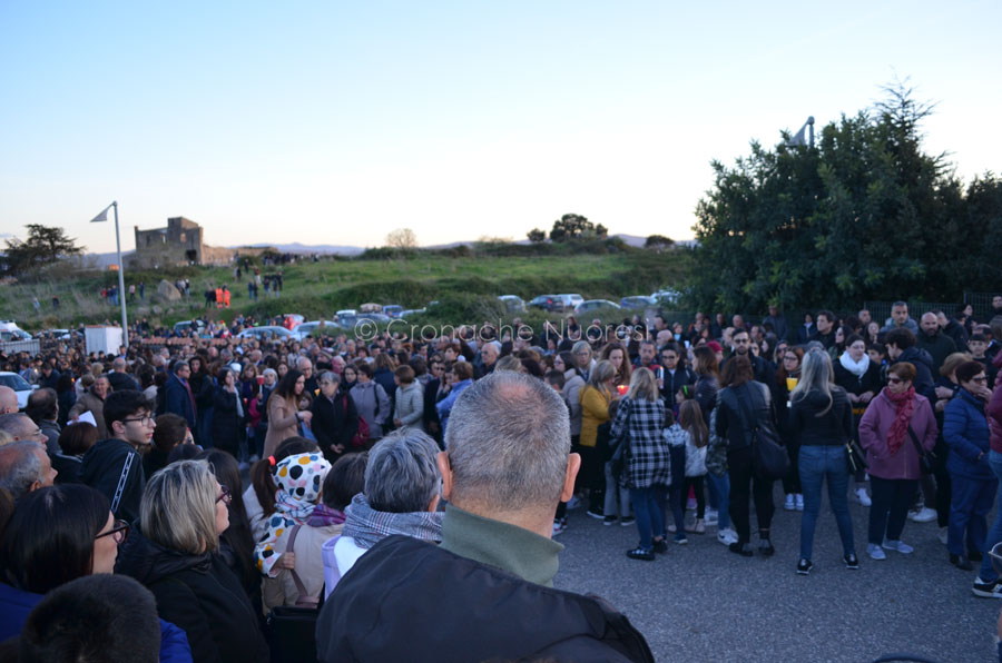 Tragedia A Nuoro: Un Fiume Umano Per La Fiaccolata - Cronache Nuoresi