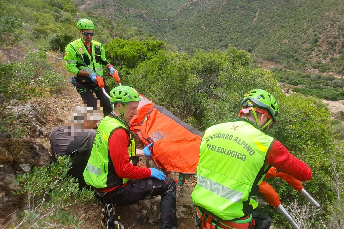 Coppia di escursionisti 80enni si infortuna nell’Oasi del Cervo e della Luna: recuperata dal Soccorso Alpino