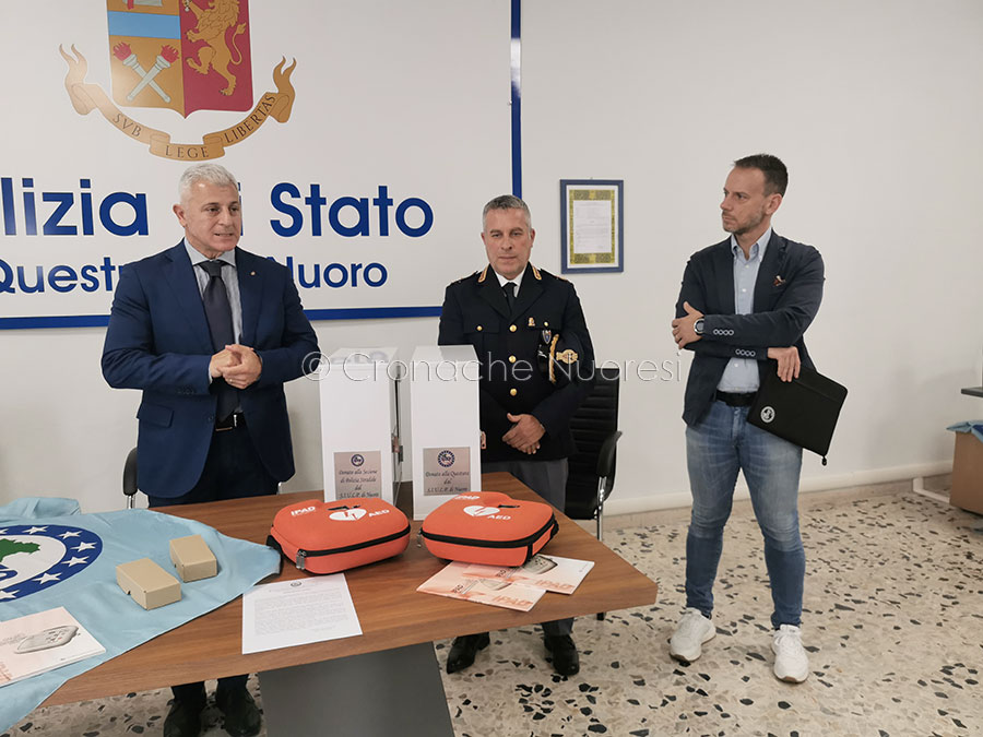 Nuoro. Il SIULP dona due defibrillatori alla Polizia di Stato: un grande gesto per salvare la  vita – VIDEO