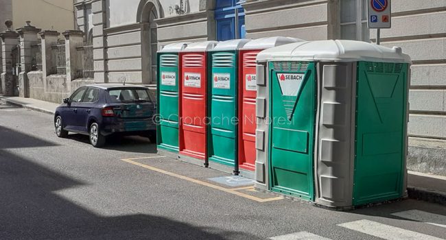 Europeade. Bagni chimici sugli stalli per disabili