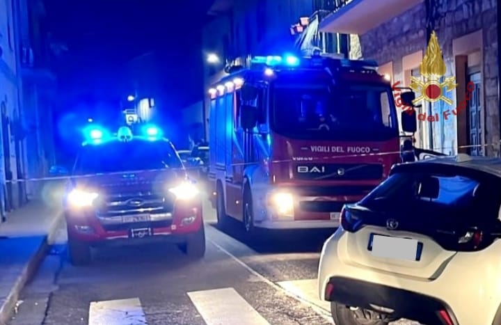 Altre croci sulle strade sarde: due morti e due bimbi feriti gravemente nello schianto contro un muro