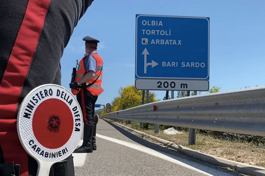 Tortolì. Scattano controlli e perquisizioni alla ricerca di armi e droga: 19enne nei guai