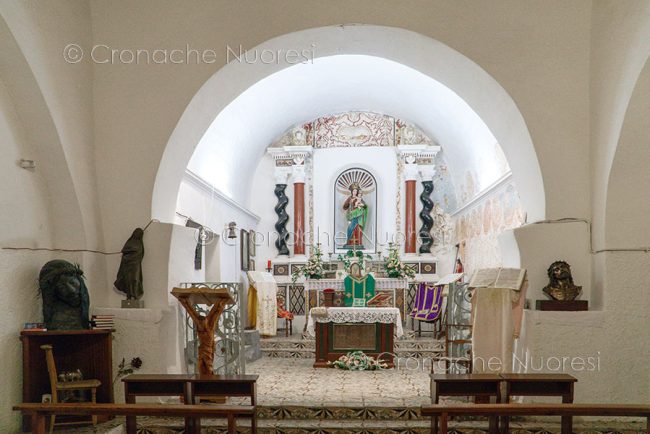 L'interno del santuario di Valverde (foto S.Novellu)