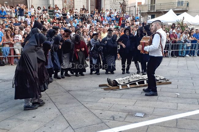 Nuoro, maschere tradizionali al Redentore (foto Nieddu)