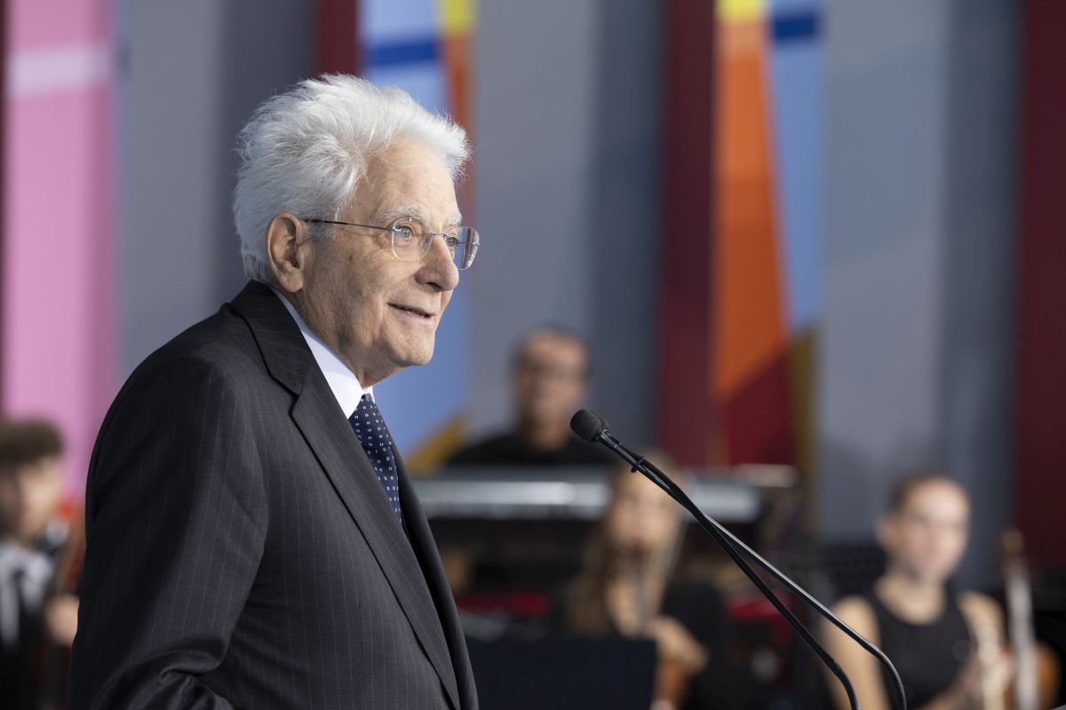 Mattarella a Cagliari: “La scuola accende la speranza”