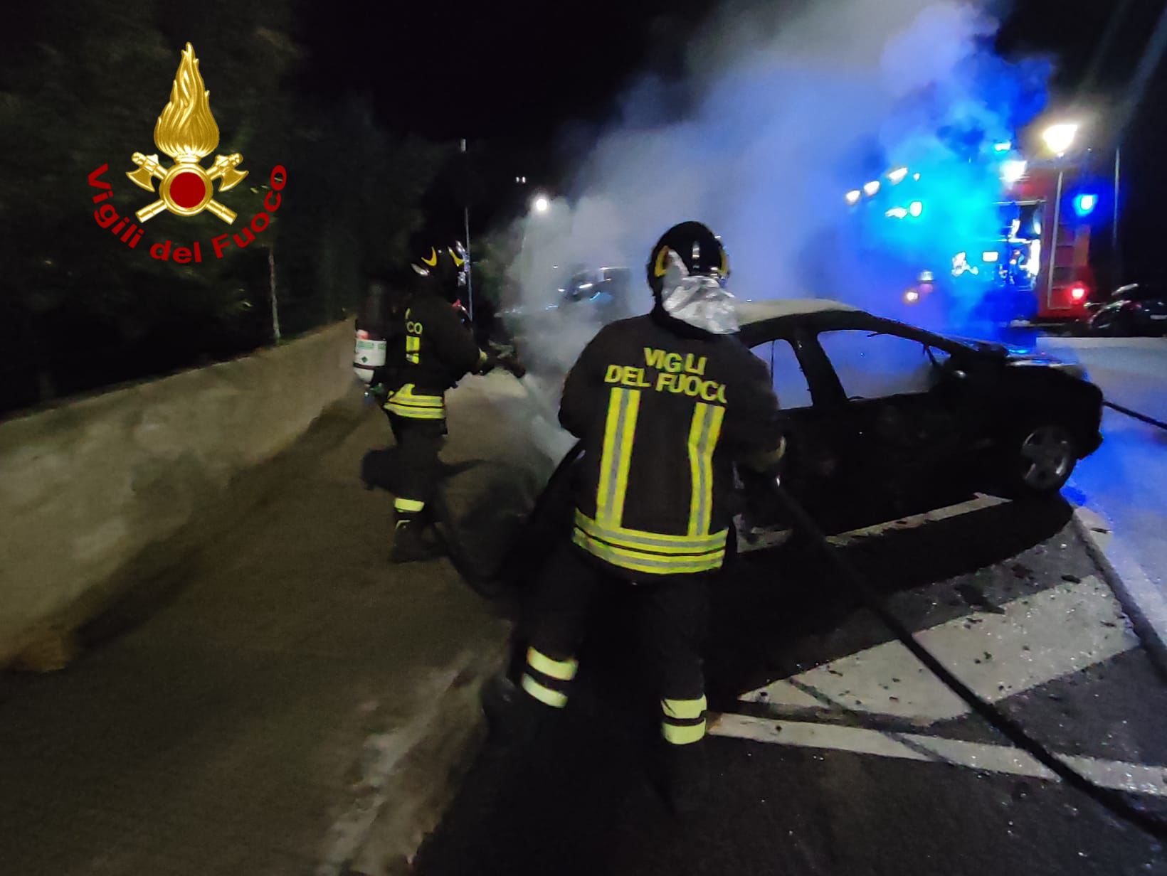 Nuoro. Attentato incendiario nella notte: distrutta dal fuoco l’auto di un 30enne