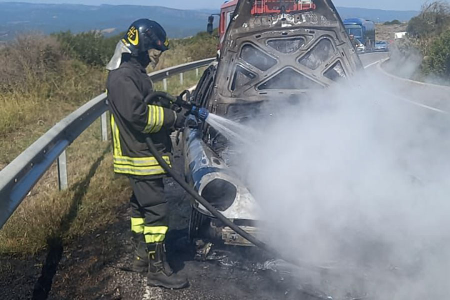 Posada. Scontro tra auto e moto: centauro in elisoccorso in codice rosso