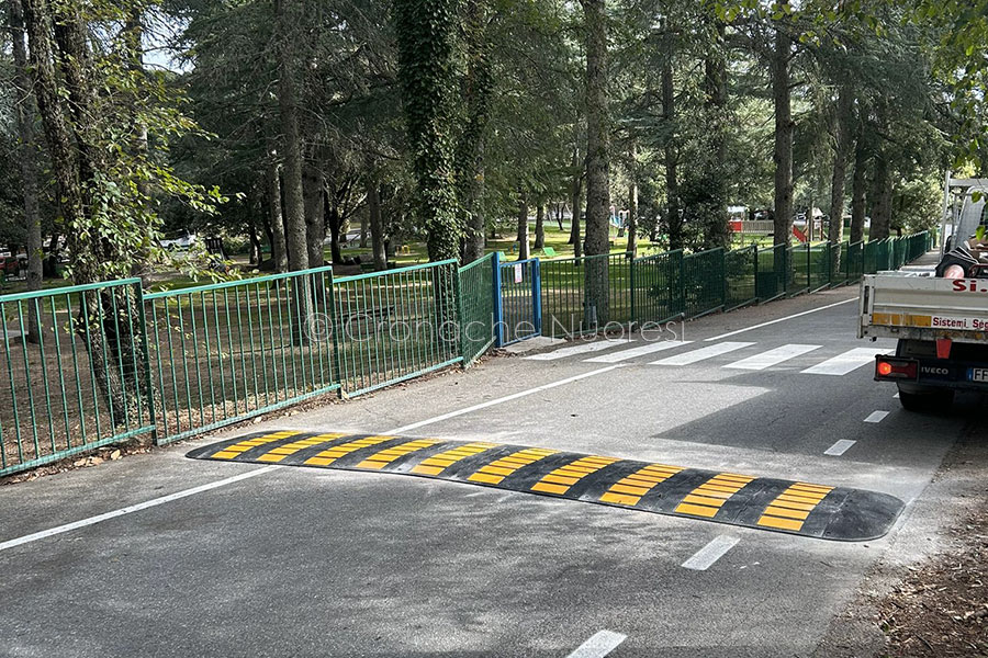 Dissuasori e cartelli: all’Ortobene da ieri è scattato il limite di velocità