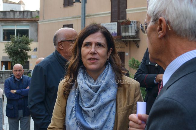 Alessandra Todde all'inaugurazione del monumento (foto Nieddu)