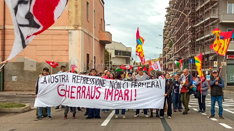 “”La vostra repressione non ci fermerà”: Cagliari in piazza contro il DDL Sicurezza