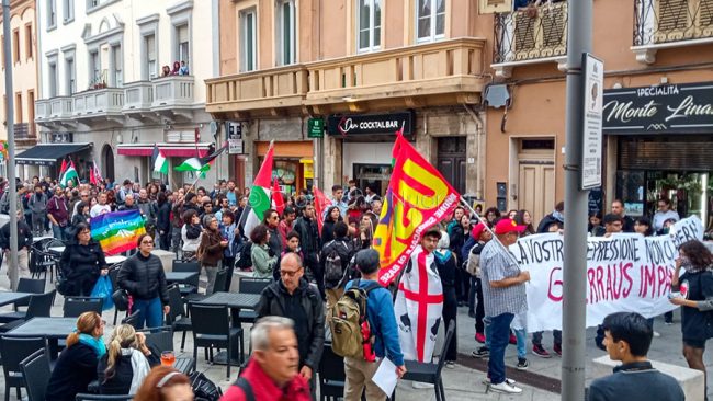 Cagliari, manifestazione contro Decreto sicurezza (foto E.Rubiu)