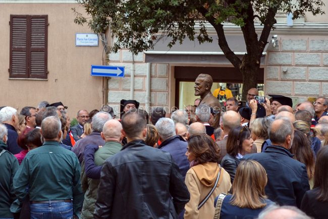 Il monumento a di don Franceschino Guiso-Gallisay (foto Nieddu)