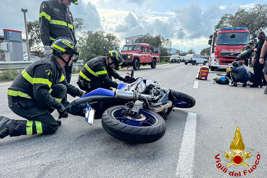 Scontro auto moto sull’Orientale: coppia di motociclisti in ospedale