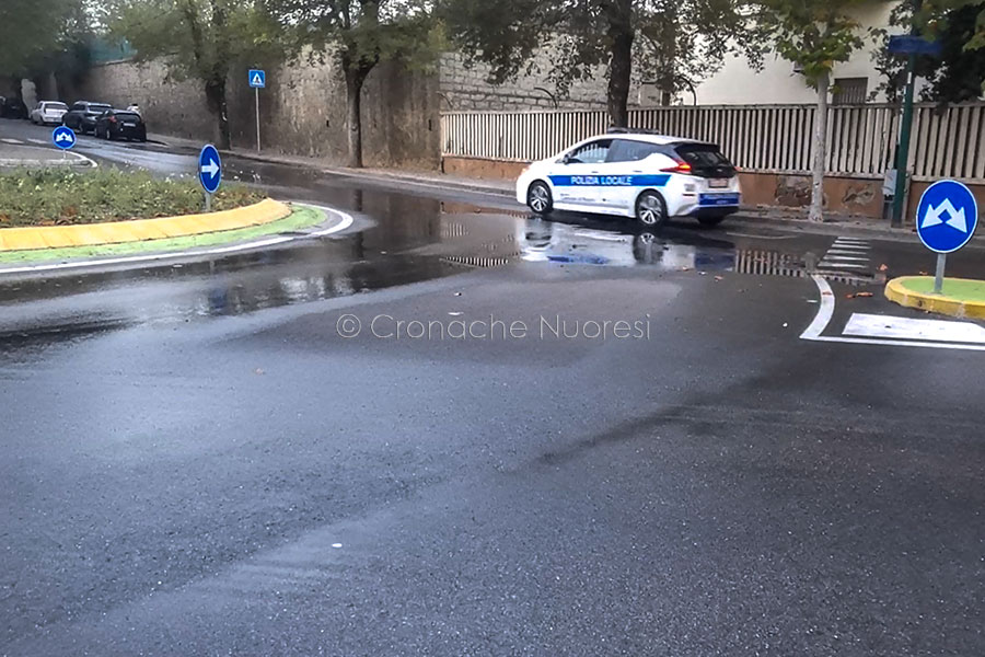 Nuoro fa acqua da tutte le parti: lo scandalo di via Santa Barbara, via Lombardia e via Piemonte – VIDEO