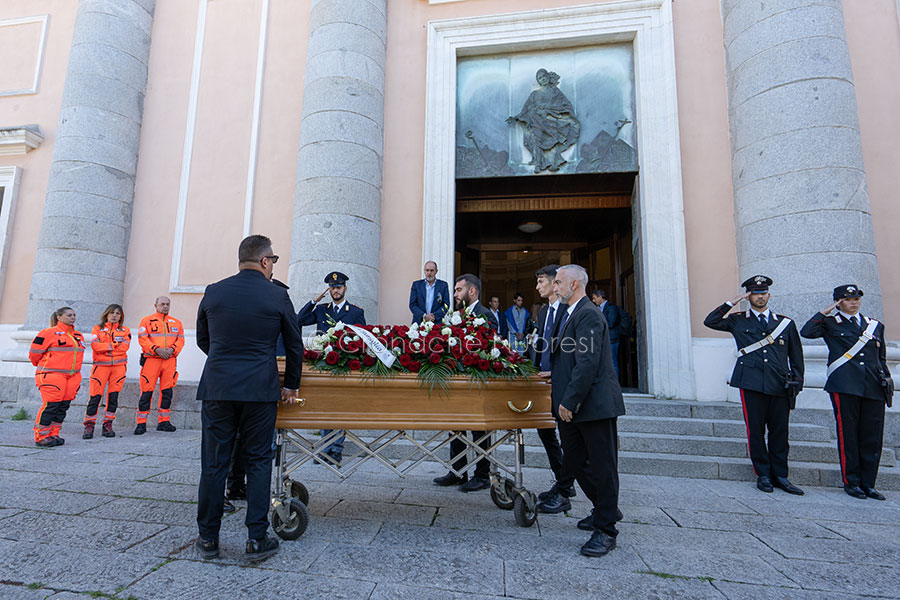 Nuoro in lutto: celebrati i solenni funerali di Paolo Sanna – VIDEO