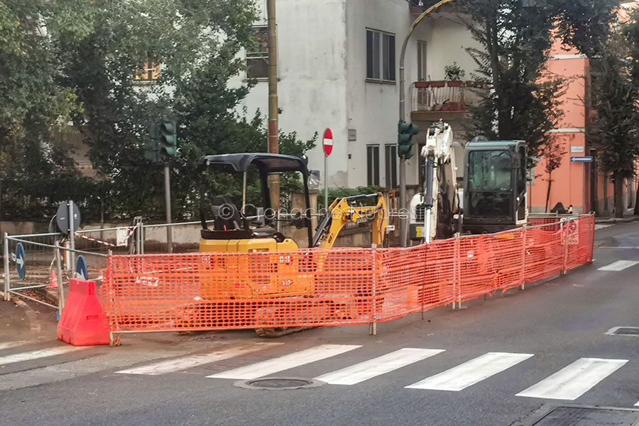 Nuoro. Genitori sul piede di guerra: “Basta scuole chiuse, Abbanoa programmi i lavori diversamente”