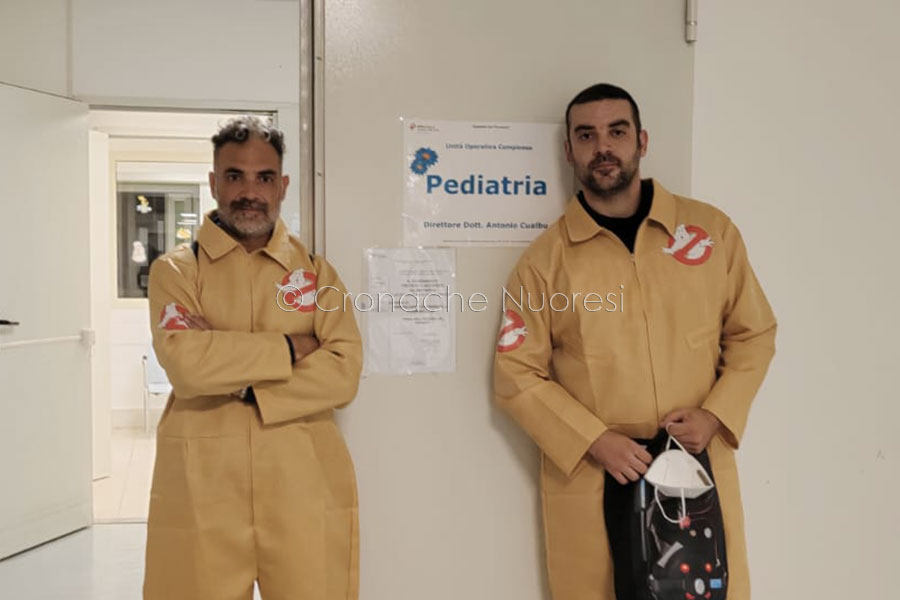 Nuoro. Due acchiappafantasmi molto particolari in Pediatria