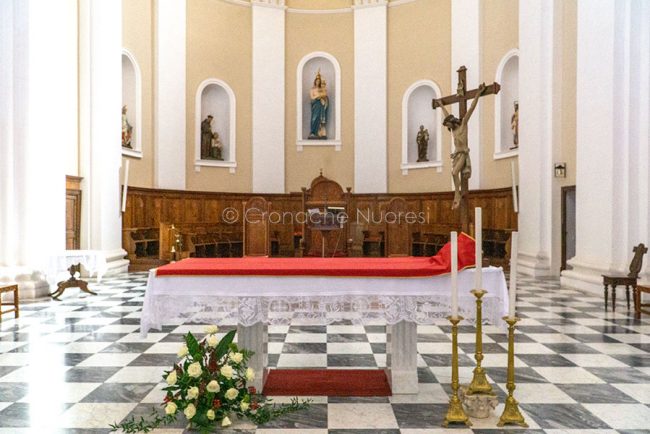 Il presbiterio della cattedrale di Nuoro nel 2018 (foto S.Novellu)