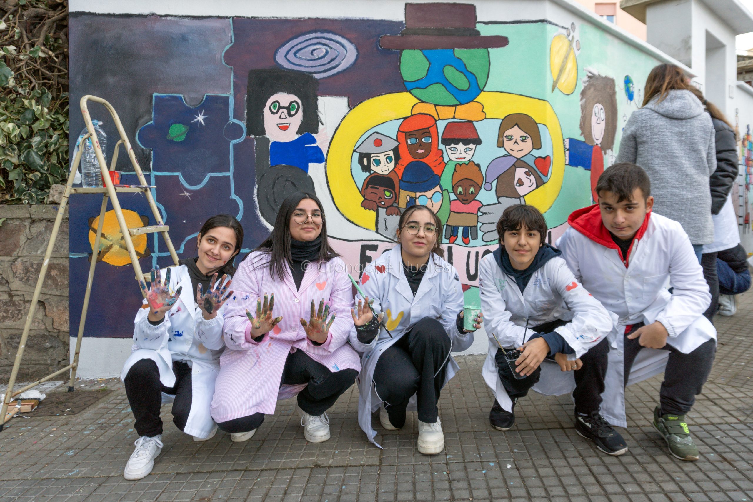 Nuoro si colora di inclusività: un murale per celebrare i diritti delle persone con disabilità – VIDEO