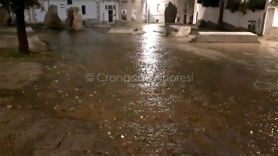 Nuoro. Piazza Satta trasformata in un vero e proprio lago da una enorme perdita d’acqua