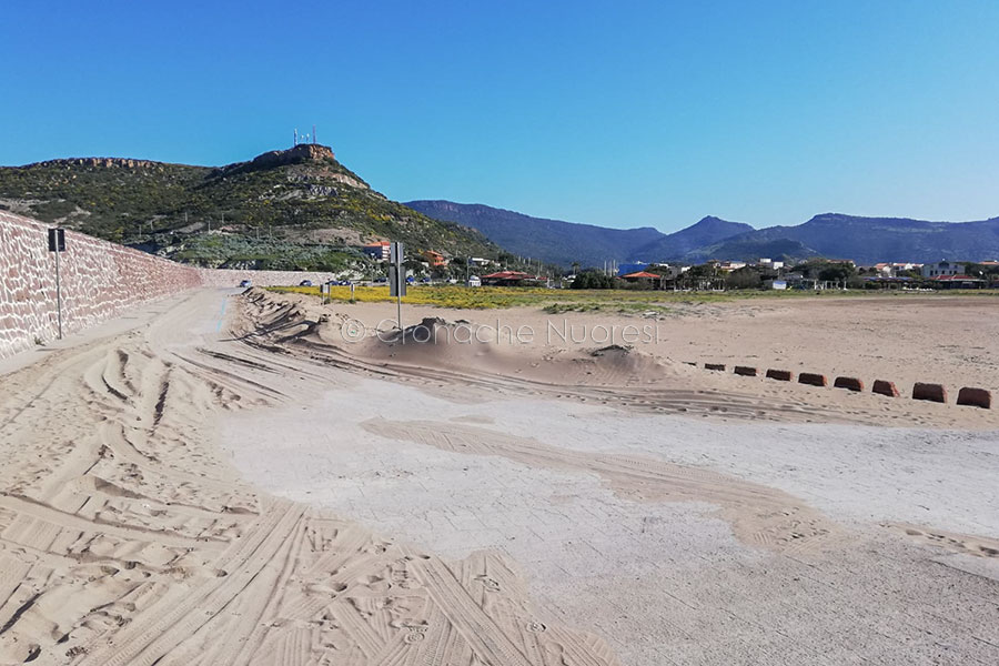 La spiaggia che corre verso il mare: il destino della spiaggia di Bosa Marina