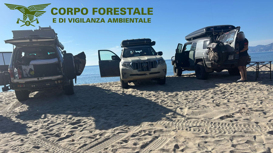 Fuoristrada sulla spiaggia di Cartoe: scattano le sanzioni grazie a un privato cittadino
