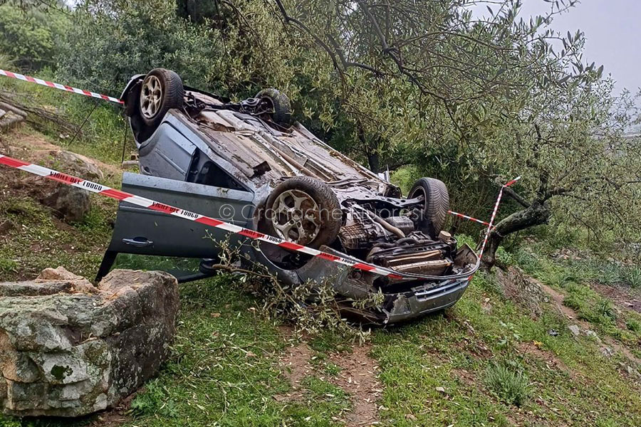 Paura sulla Nuoro-Orgosolo: 19enne si ribalta con l’auto e finisce in ospedale
